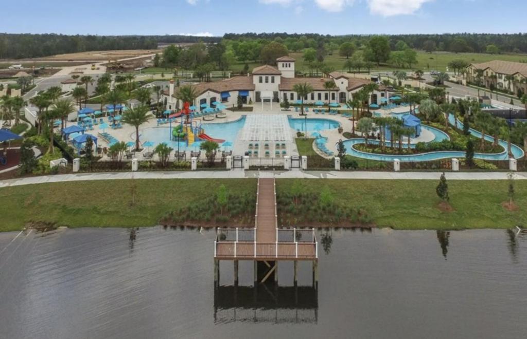 5 Bedrooms - 4,5 Bathrooms - Windsor At Westside 8928 Sa Orlando Exterior photo